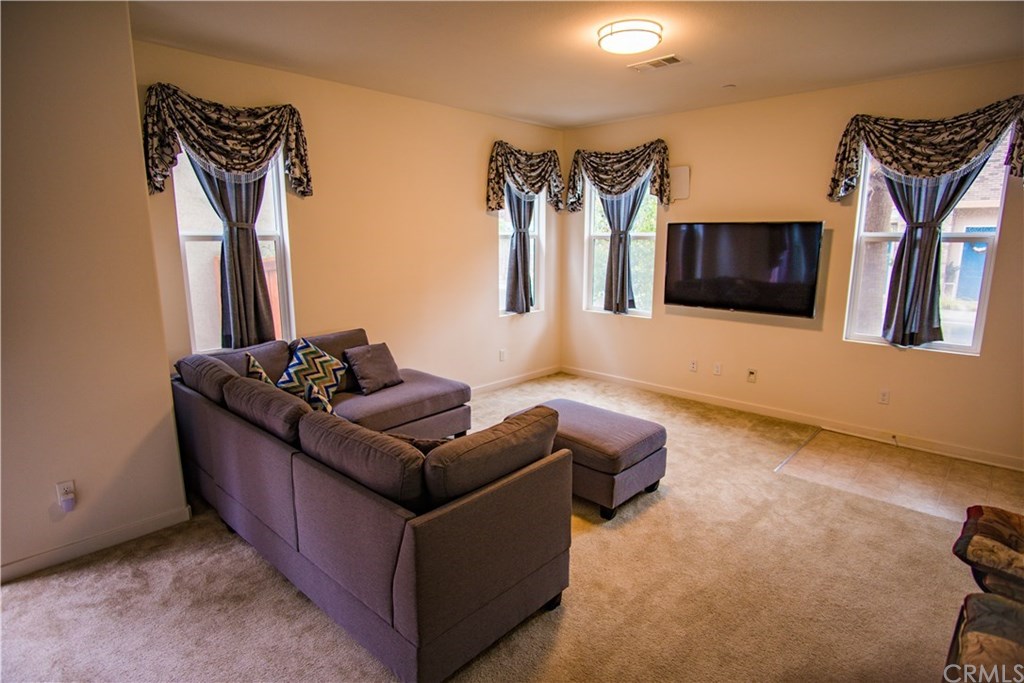 8865 Maple Avenue Montclair, CA 91763 - Photo 5 of 26 Spacious Living Room Area
