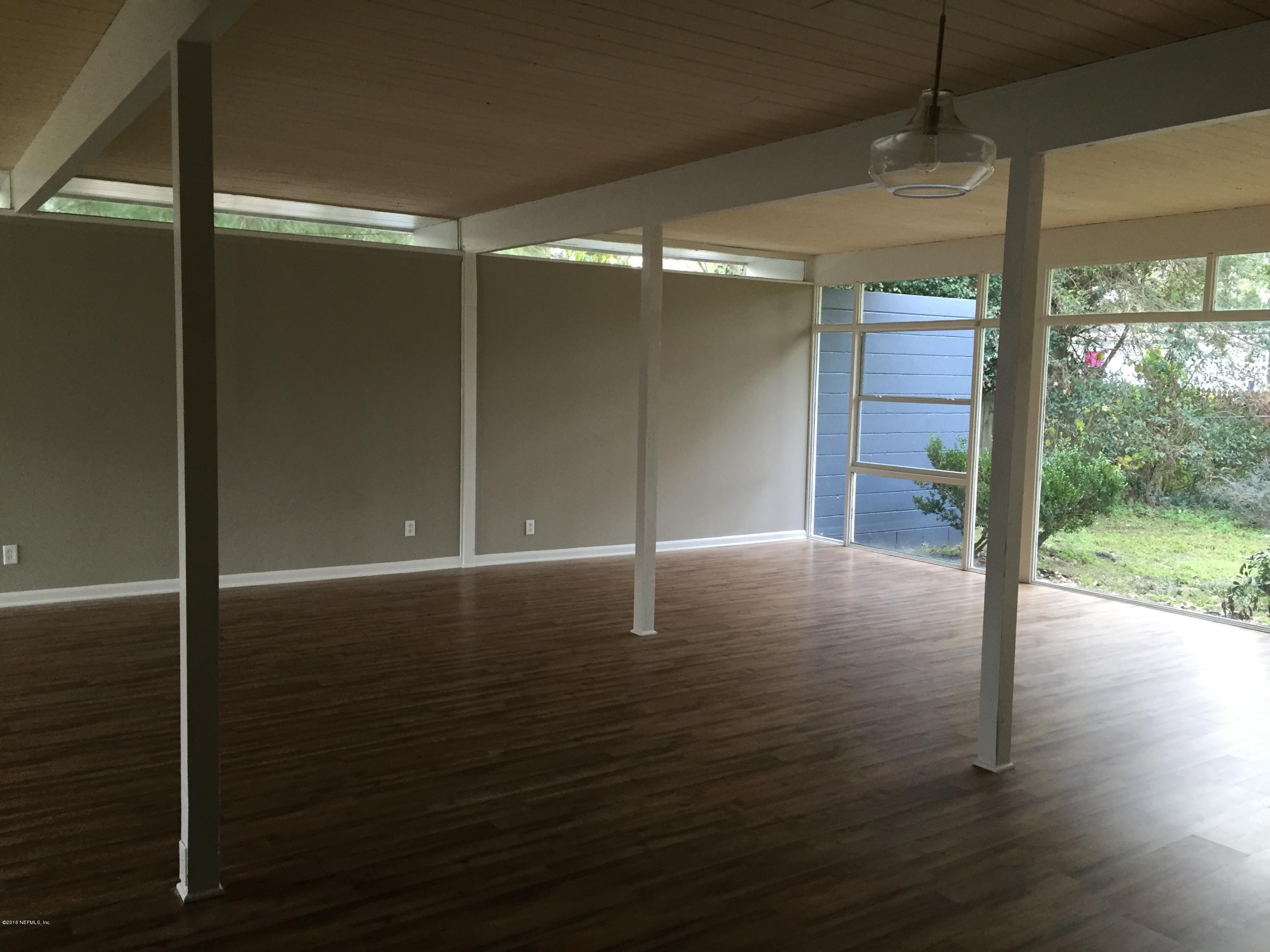 7030 Diamond Head Road Jacksonville, FL 32216 - Photo 10 of 20 Living3
