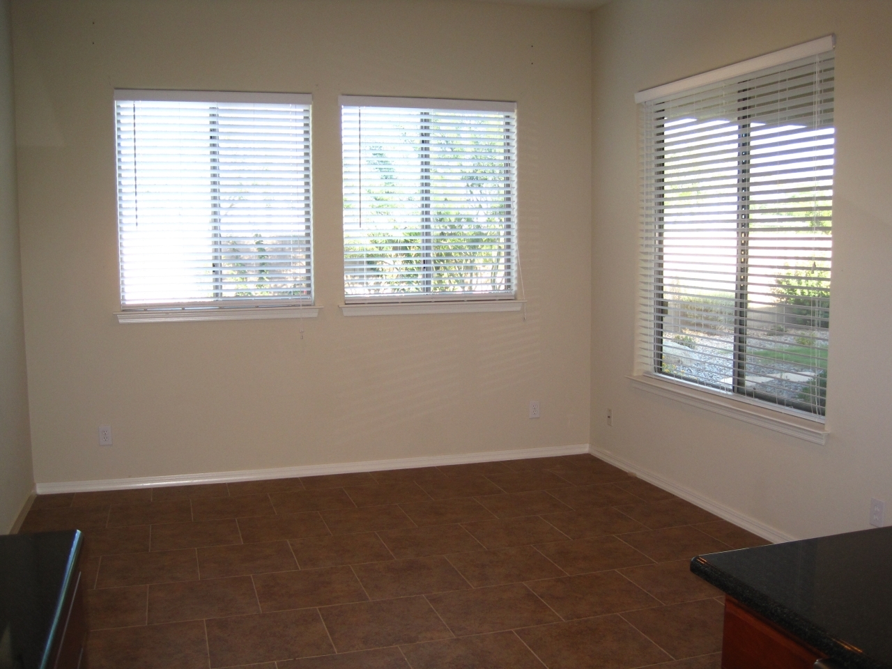 4729 South Burma Road Gilbert, AZ 85297 - Photo 13 of 39 Kitchen Nook