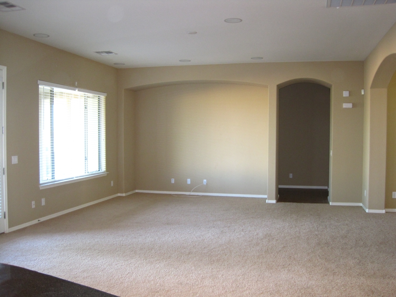 4729 South Burma Road Gilbert, AZ 85297 - Photo 15 of 39 Family Room/Great Room