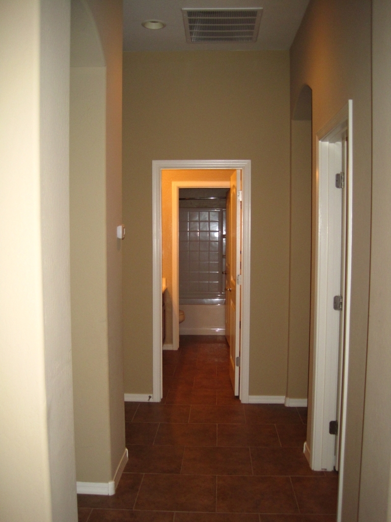 4729 South Burma Road Gilbert, AZ 85297 - Photo 25 of 39 Hallway
