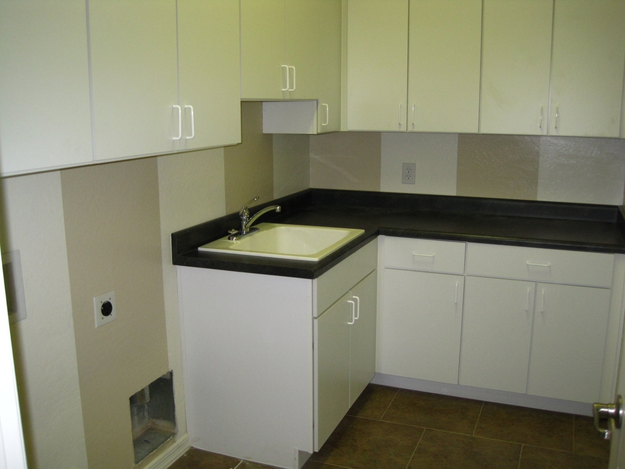 4729 South Burma Road Gilbert, AZ 85297 - Photo 28 of 39 Laundry Room