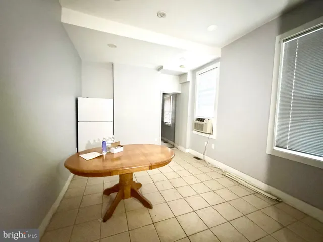 $1,350 | 176 West Hanover Street, Unit 1, Trenton, NJ 08618