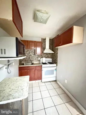 $1,350 | 176 West Hanover Street, Unit 1, Trenton, NJ 08618