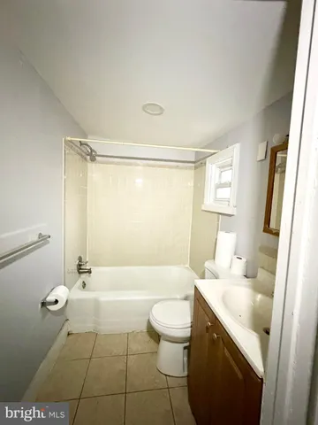 $1,350 | 176 West Hanover Street, Unit 1, Trenton, NJ 08618