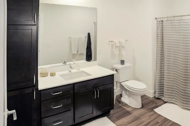 $2,795 | 6450 West Spur Road, Unit 202W, Mequon, WI 53092