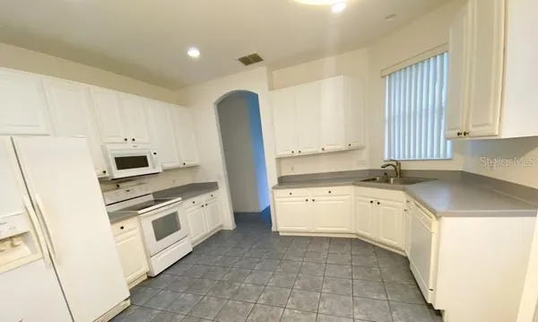 $2,000 | 596 Neumann Village Court, Ocoee, FL 34761