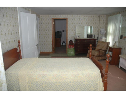 20 Ridgeway Street Lynn, MA 01902 - Photo 8 of 12 Gallery Image 8