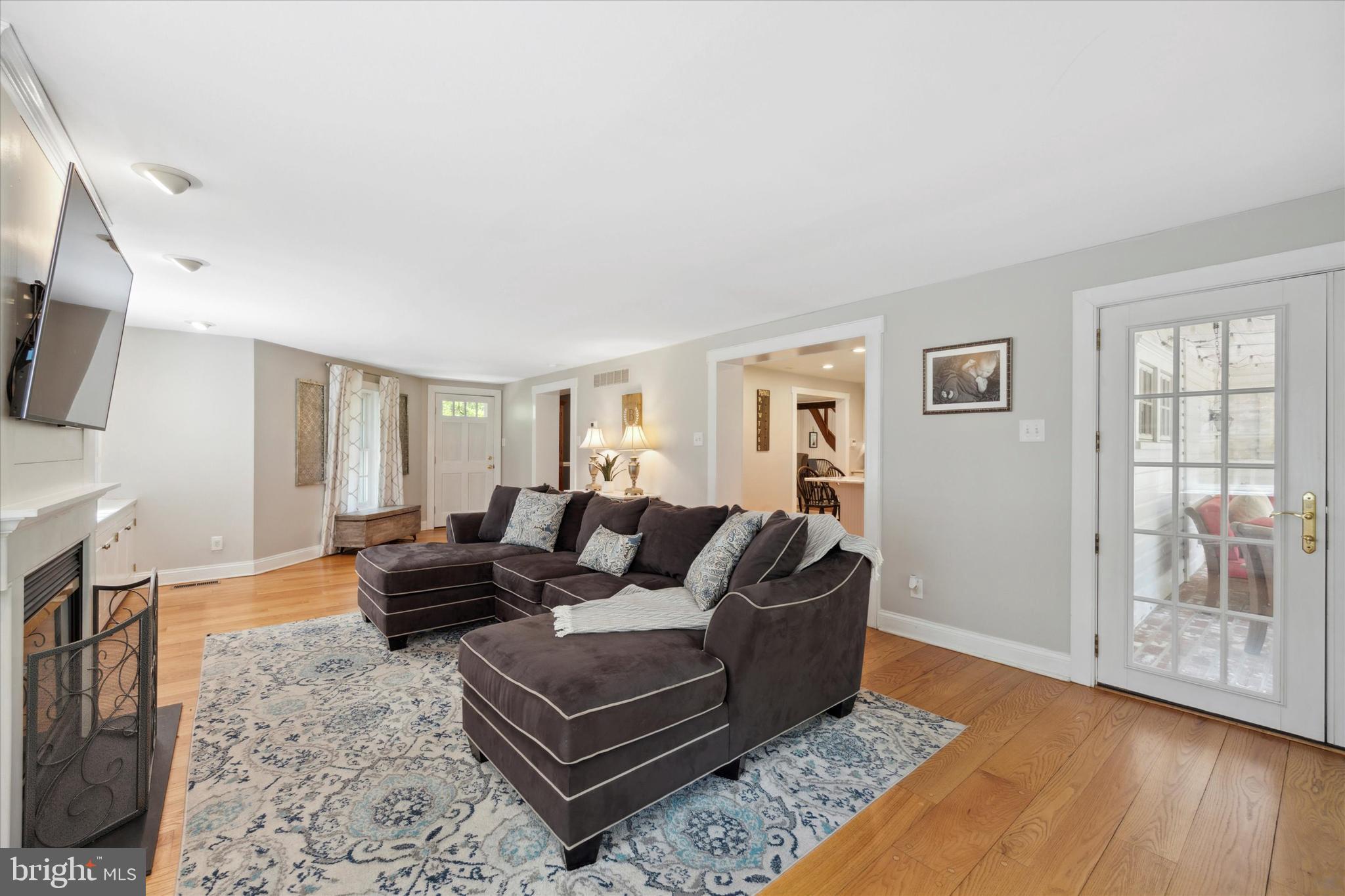 744 Pugh Road Wayne, PA 19087 - Photo 12 of 62 Living Room