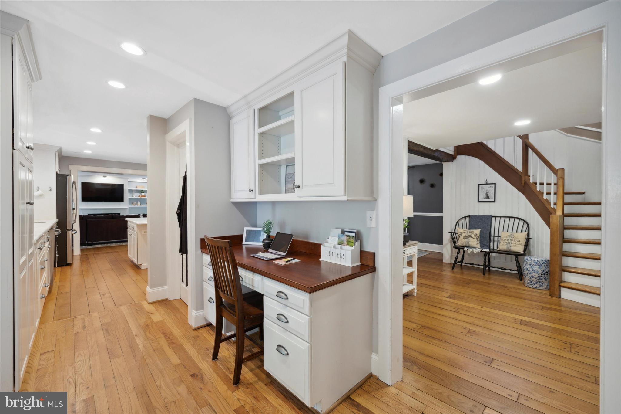 744 Pugh Road Wayne, PA 19087 - Photo 4 of 62 First Floor Entry and Message Center