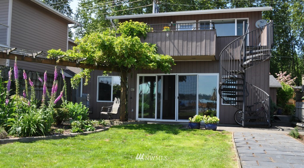 2127 Vernon Road Lake Stevens, WA 98258 - Photo 2 of 15