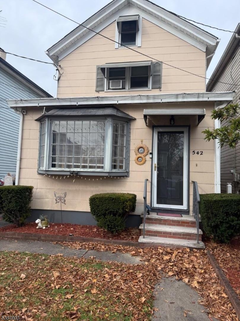 542 West 6th Street Plainfield, NJ 07060 - Photo 4 of 18