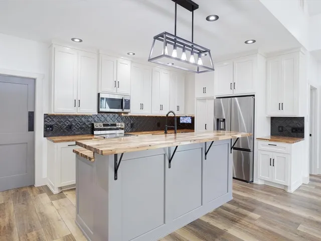 $350,000 | 319 South Pecan Street, Bells, TX 75414