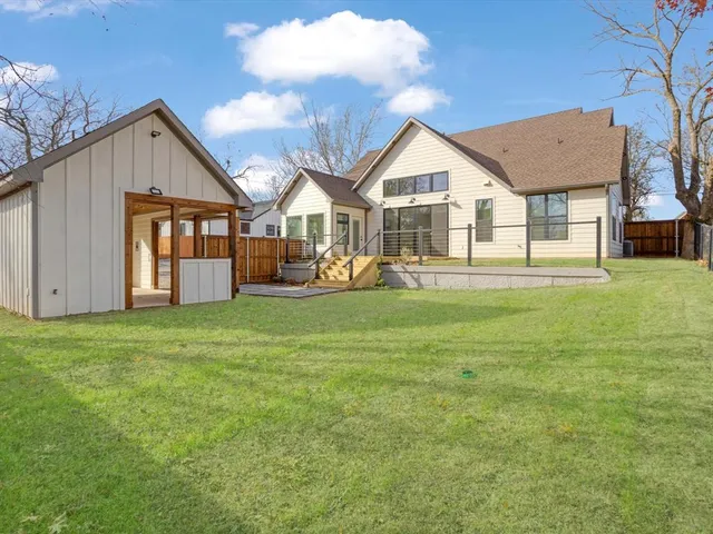 $350,000 | 319 South Pecan Street, Bells, TX 75414