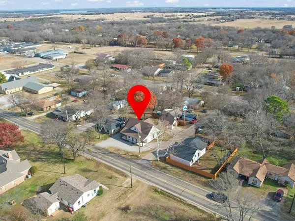 $315,000 | 319 South Pecan Street, Bells, TX 75414