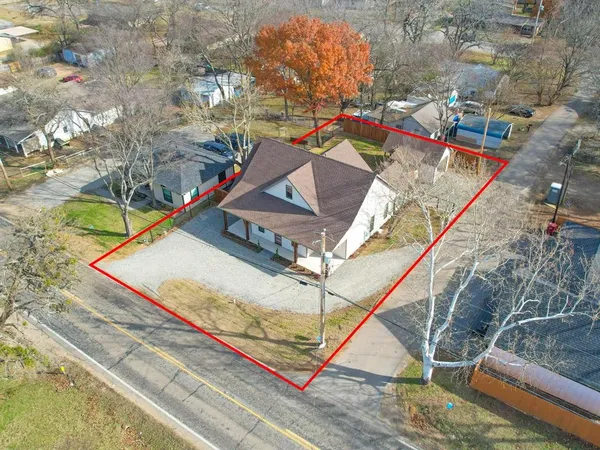 $315,000 | 319 South Pecan Street, Bells, TX 75414