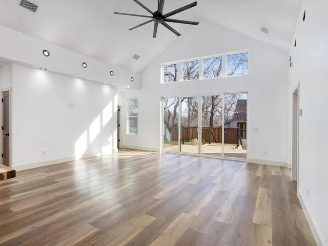 $350,000 | 319 South Pecan Street, Bells, TX 75414