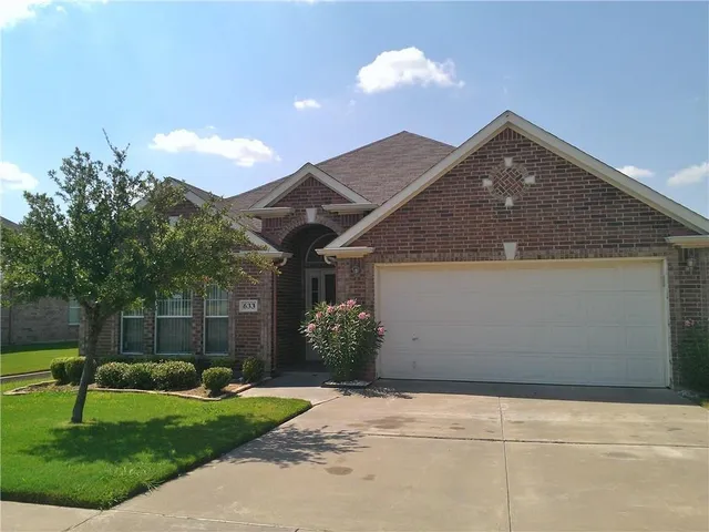 $2,450 | 633 Blue Sky Drive, Arlington, TX 76002