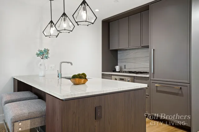 $1,740,000 | 218 West 103rd Street, Unit 6H | Upper West Side