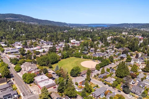 $1,199,999 | 60 2nd Avenue Northeast, Issaquah, WA 98027