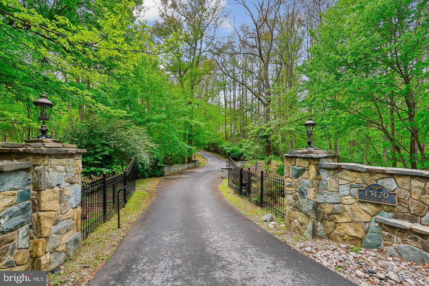 13120 Esworthy Road Potomac, MD 20854 - Photo 7 of 83 Gated Tree-Lined riveway