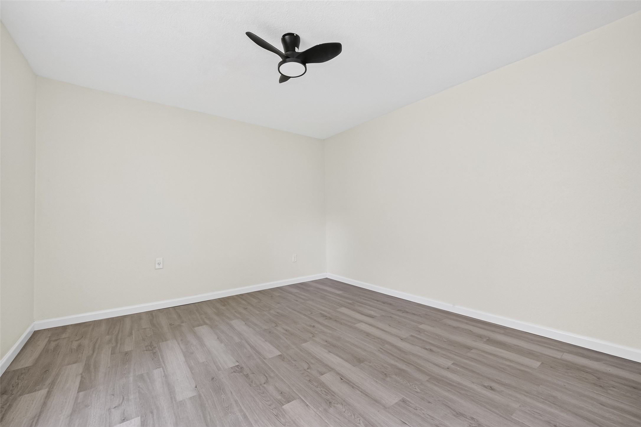4715 Engleford Street Houston, TX 77026 - Photo 26 of 33