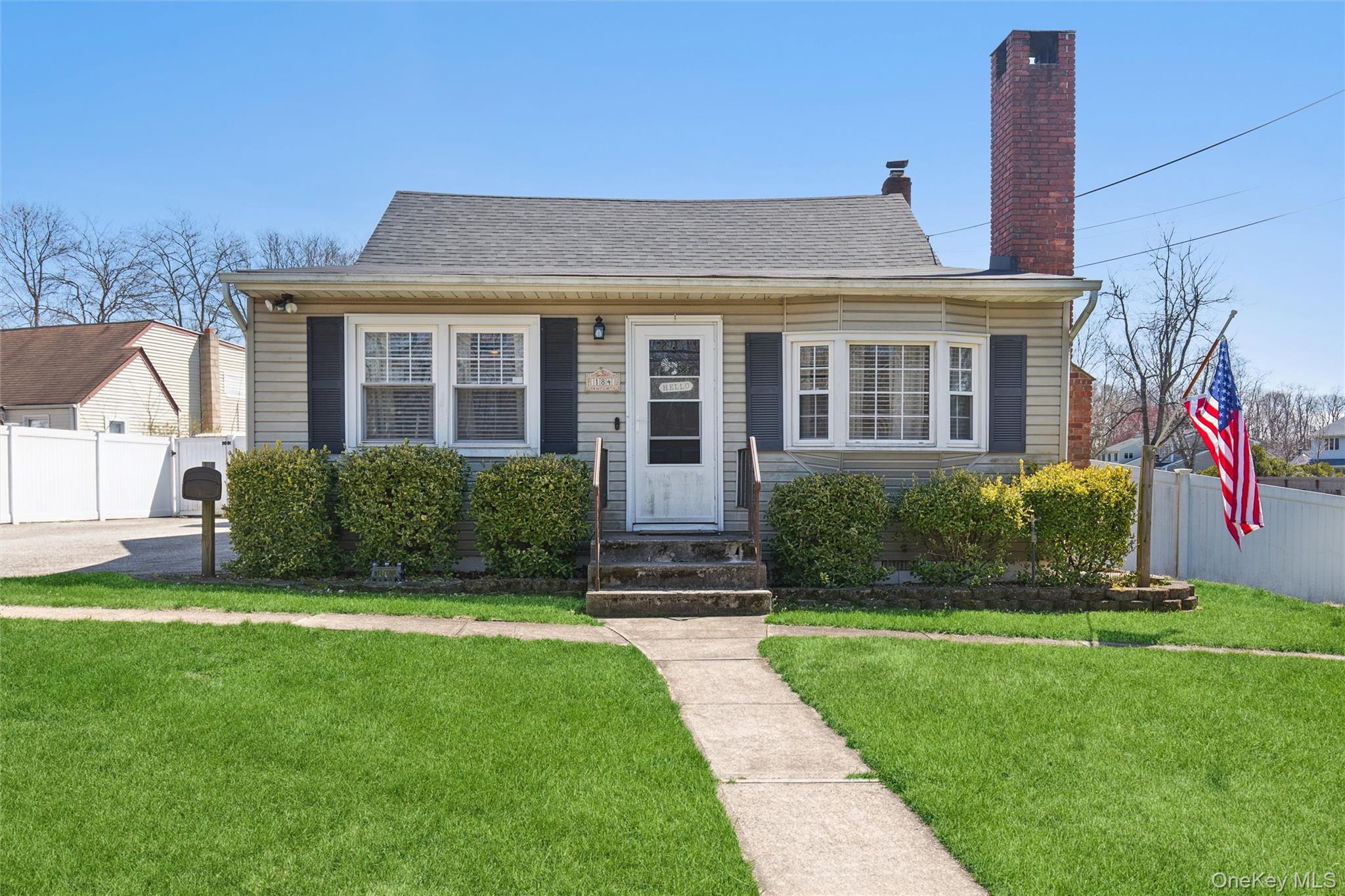 184 Smith Road Ronkonkoma, NY 11779 - Photo 1 of 22