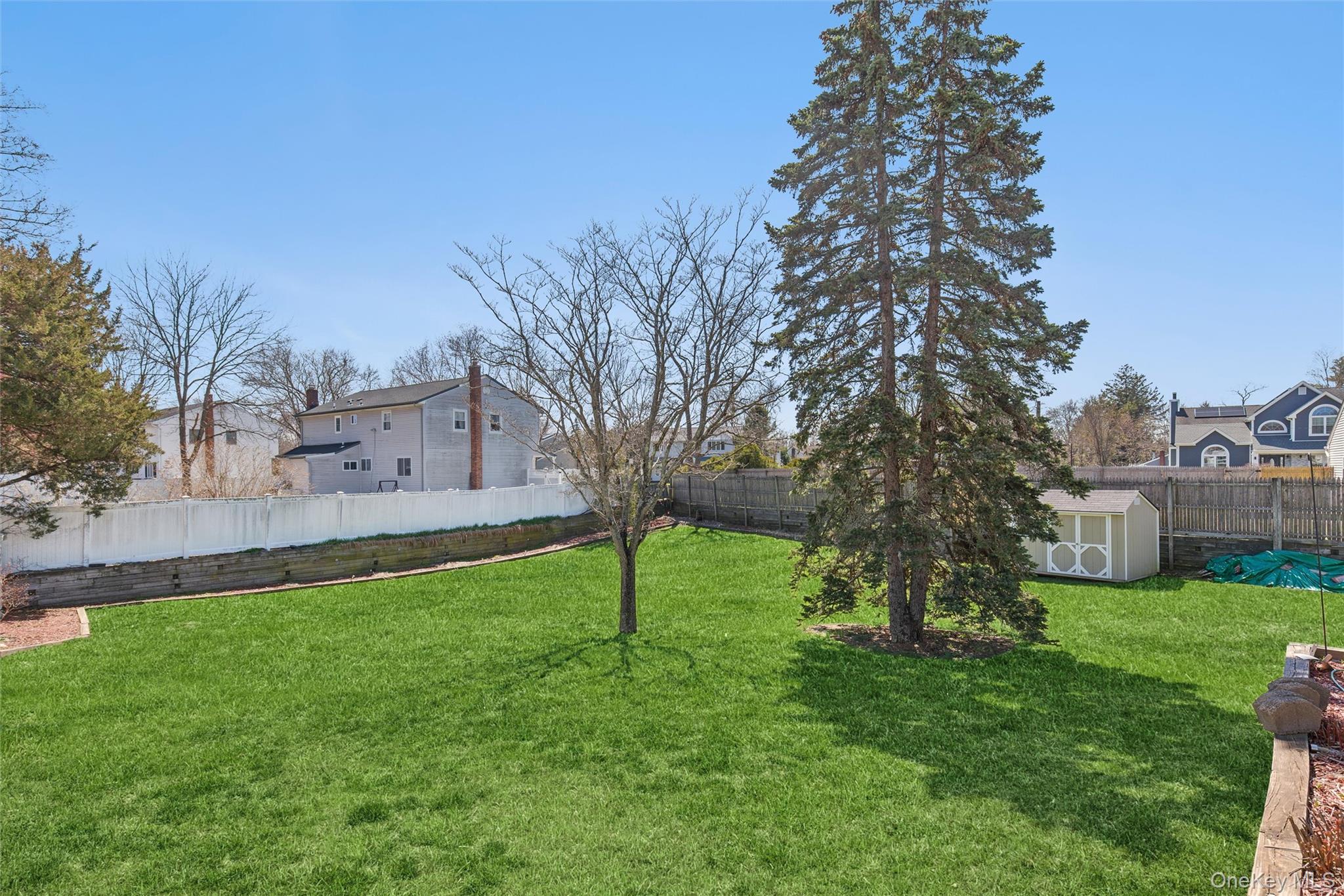 184 Smith Road Ronkonkoma, NY 11779 - Photo 16 of 22