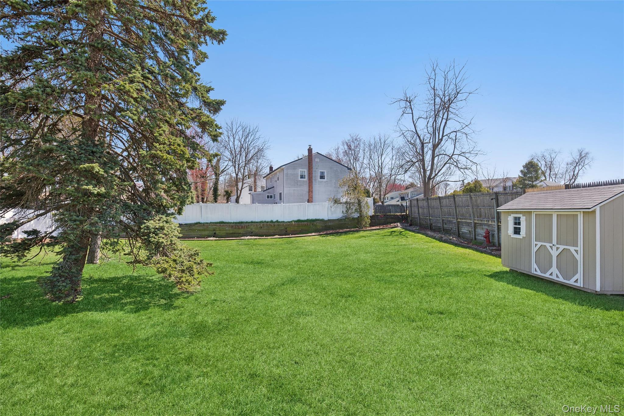 184 Smith Road Ronkonkoma, NY 11779 - Photo 17 of 22