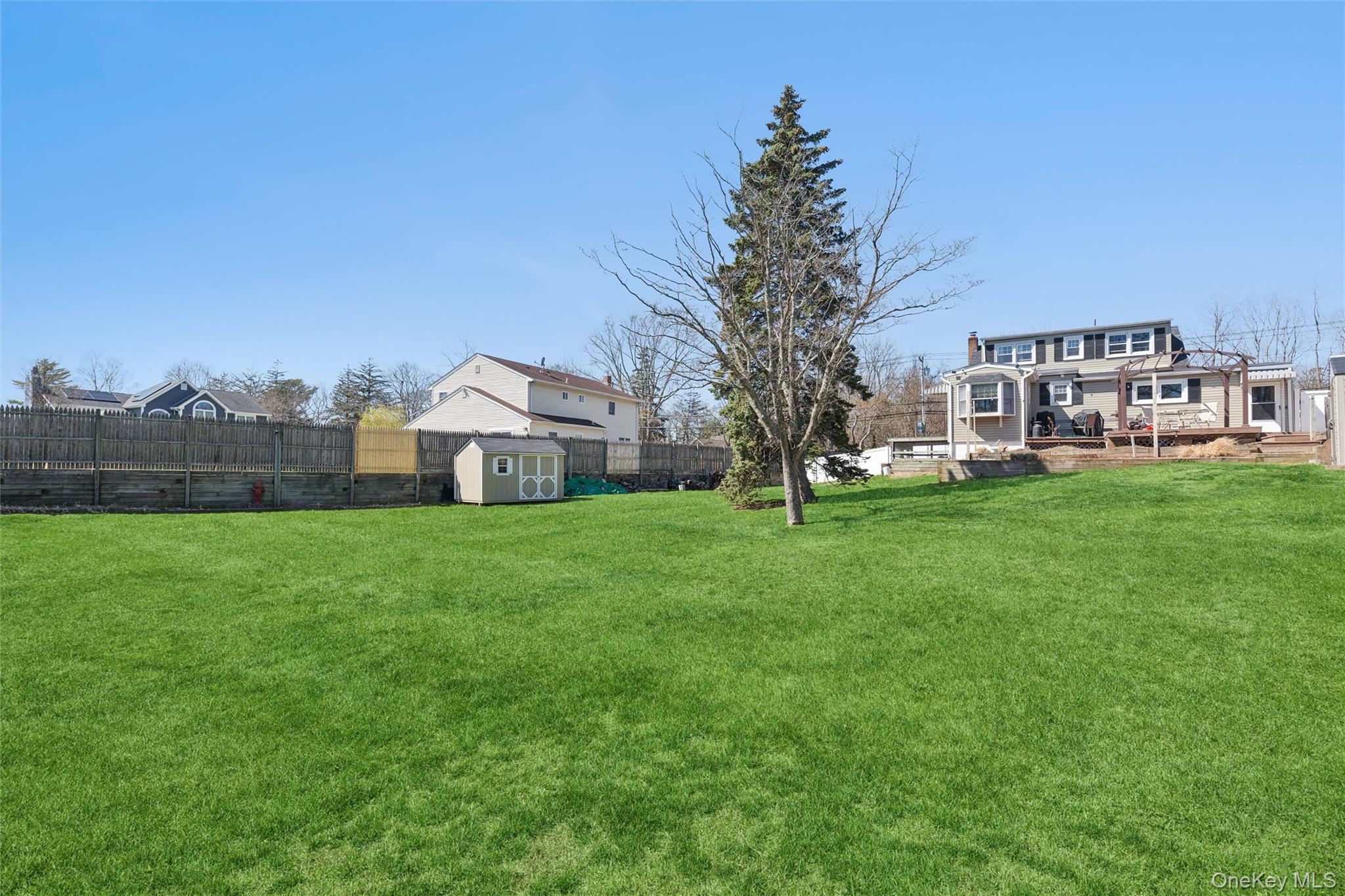 184 Smith Road Ronkonkoma, NY 11779 - Photo 19 of 22