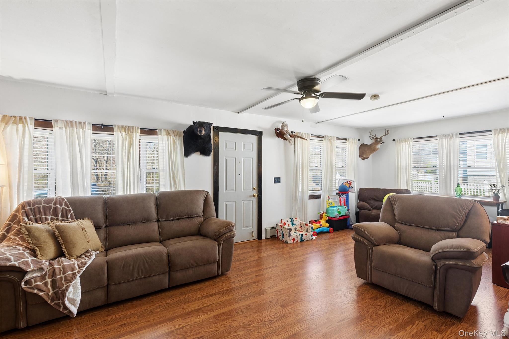 184 Smith Road Ronkonkoma, NY 11779 - Photo 4 of 22