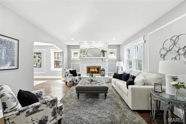 $315,000 | 7443 Augusta Avenue, St. Louis, MO 63121