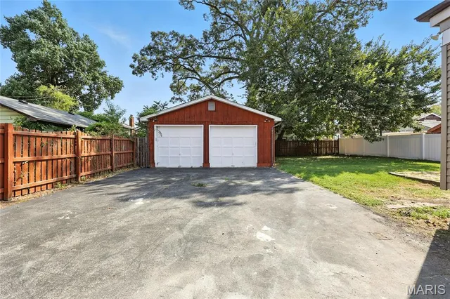 $315,000 | 7443 Augusta Avenue, St. Louis, MO 63121