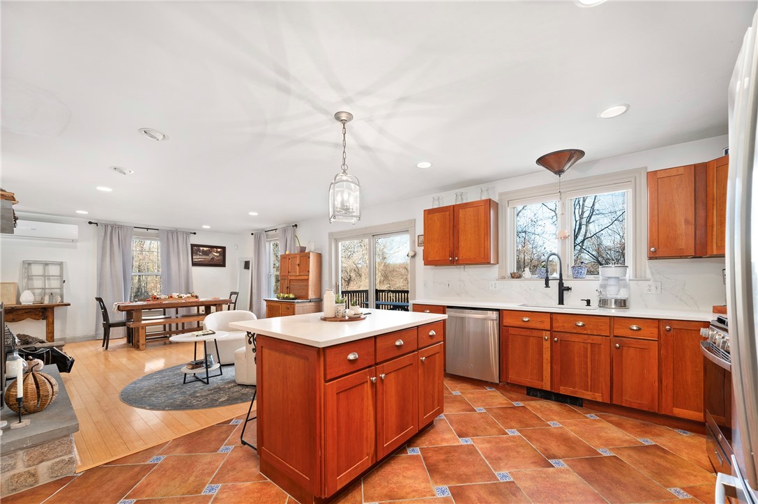 15 Phillips Lane Glocester, RI 02829 - Photo 14 of 45