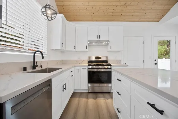 $3,500 | 1738 1/2 North Sierra Bonita Avenue, Pasadena, CA 91104