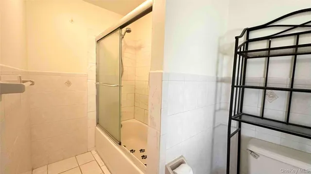 $2,500 | 64 Pine Hollow Road, Unit 1, Oyster Bay, NY 11771