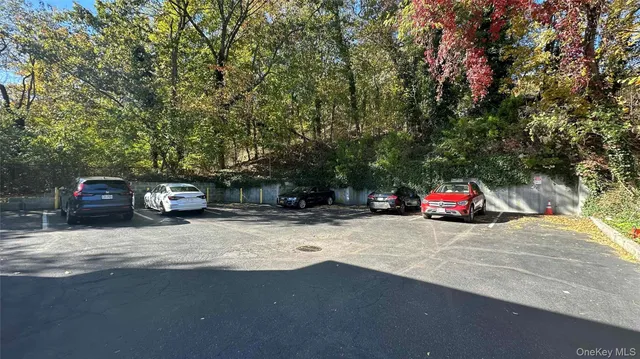 $2,500 | 64 Pine Hollow Road, Unit 1, Oyster Bay, NY 11771