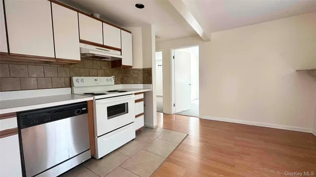 $2,500 | 64 Pine Hollow Road, Unit 1, Oyster Bay, NY 11771