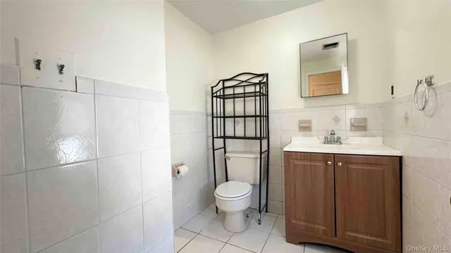 $2,500 | 64 Pine Hollow Road, Unit 1, Oyster Bay, NY 11771