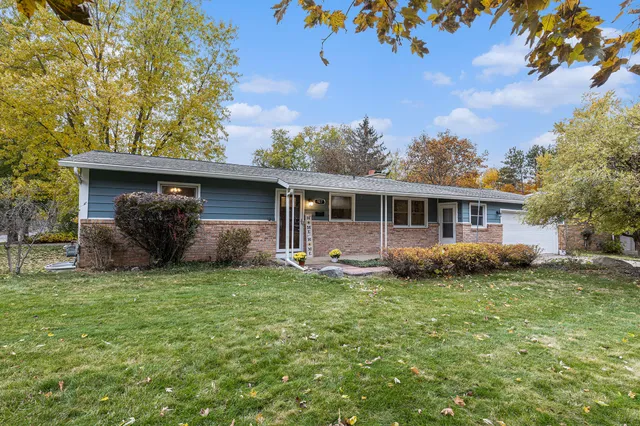 $299,900 | 927 South Alexander Street, Greenville, MI 48838