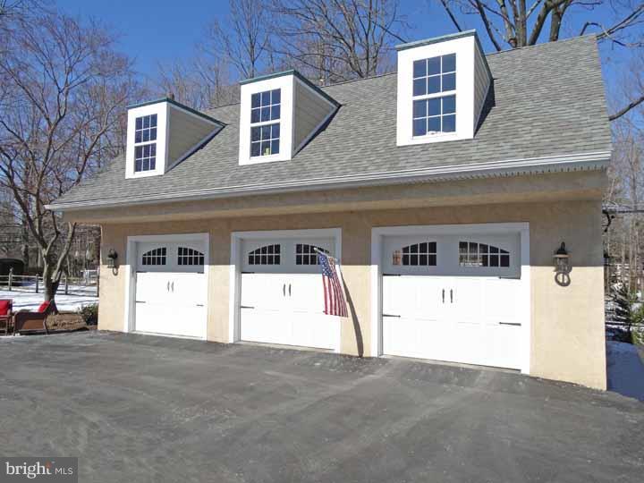 423 Old Eagle School Road Wayne, PA 19087 - Photo 2 of 24 Garage