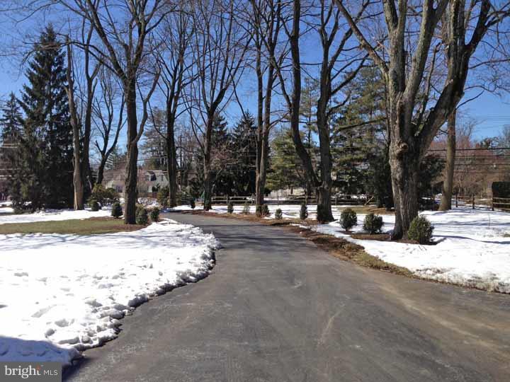 423 Old Eagle School Road Wayne, PA 19087 - Photo 4 of 24