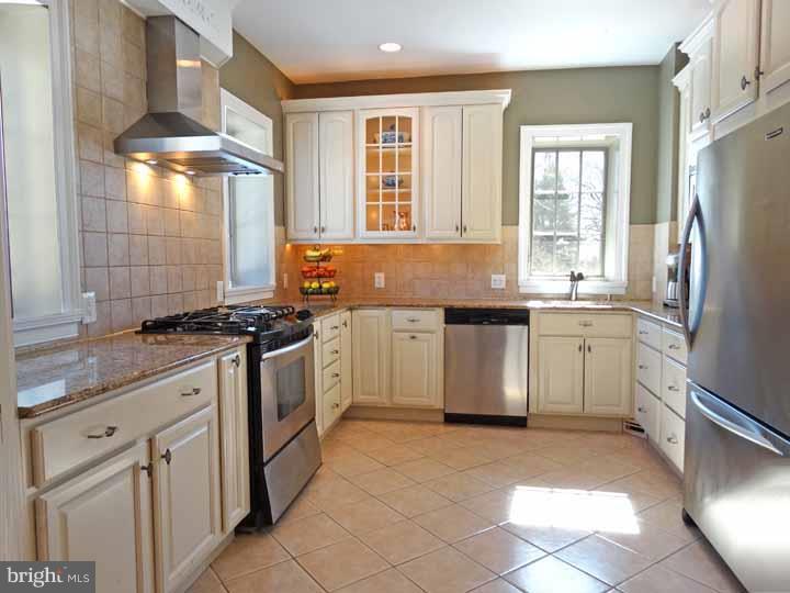 423 Old Eagle School Road Wayne, PA 19087 - Photo 7 of 24 Kitchen