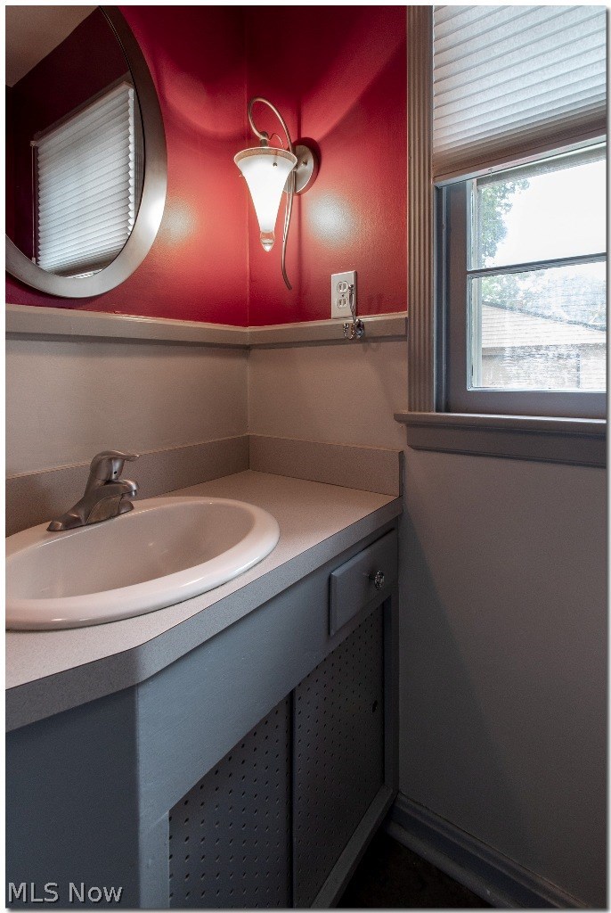 3626 Sutherland Road Shaker Heights, OH 44122 - Photo 21 of 26 Updated Half Bath