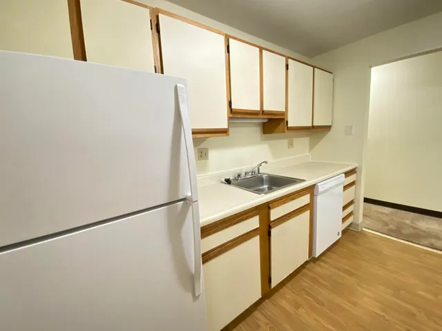 $1,842 | 145 Eastern Avenue, Unit 102, Manchester, NH 03104