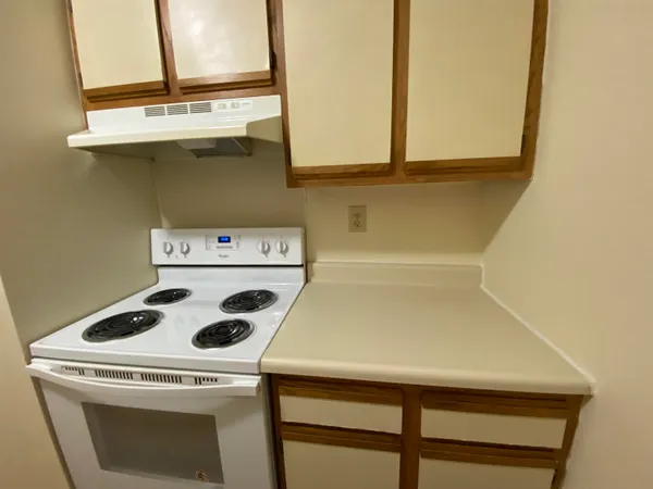 $1,842 | 145 Eastern Avenue, Unit 102, Manchester, NH 03104