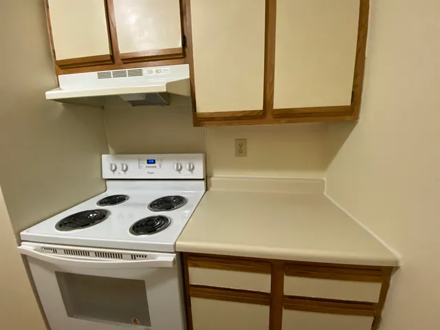 $1,842 | 145 Eastern Avenue, Unit 102, Manchester, NH 03104