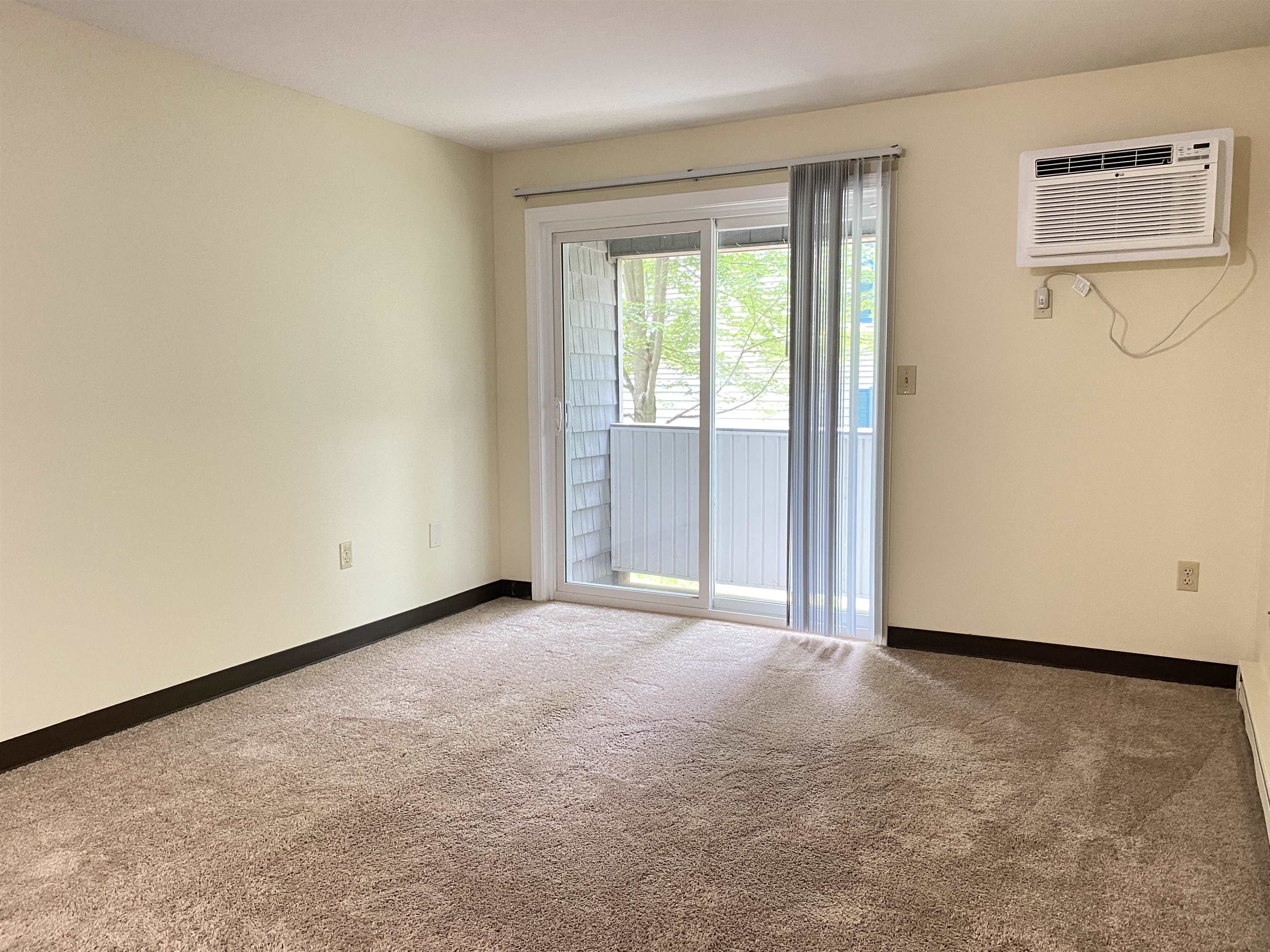 145 Eastern Avenue, Unit 102 Manchester, NH 03104 - Photo 25 of 60