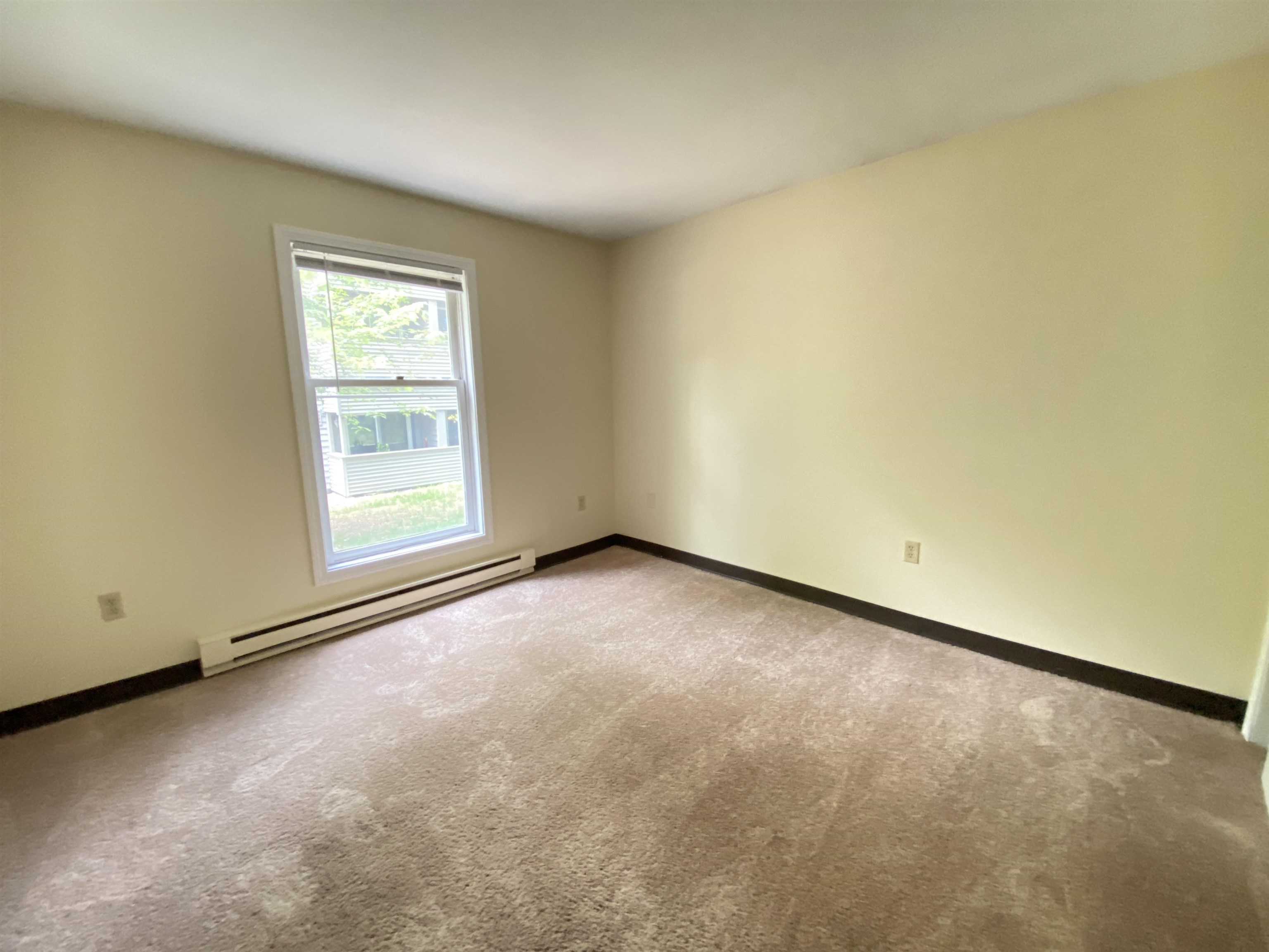145 Eastern Avenue, Unit 102 Manchester, NH 03104 - Photo 34 of 60