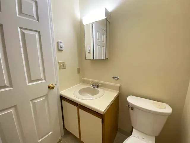$1,842 | 145 Eastern Avenue, Unit 102, Manchester, NH 03104